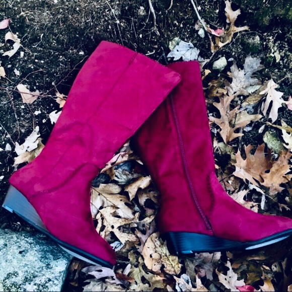 NWT Wide calf + extra wide width burgundy boots - Picture 3 of 8